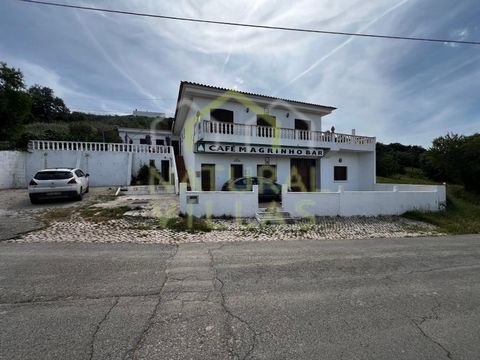 House with commercial space, for renovation, in Santa Bárbara de Nexe. It features 3 bedrooms, 2 bathrooms, a spacious terrace, parking for 3 cars, a garden, and an additional T1 annex. Although currently in need of some renovation work, there is the...