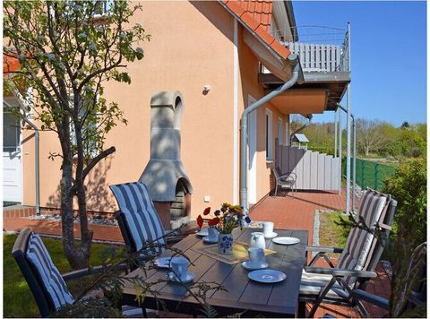 Holiday apartment with 2 bedrooms, up to 4 people, washing machine, Wi-Fi, approx. 400m to the Baltic Sea sandy beach, balcony with view of the greenery, family friendly