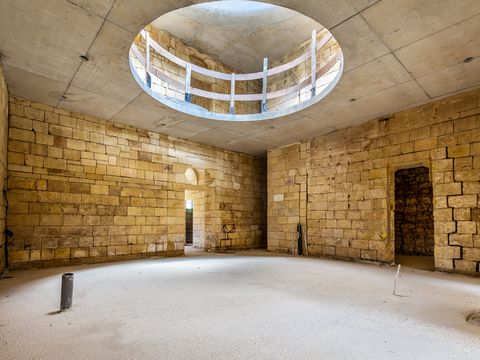 A veritable gem Qrendi is a traditional village in Malta located in the southern region of the island and is home to this magnificent Palazzo having within its boundaries the majestic Neolithic temples of Mnajdra and Hagar Qim. This imposing double f...