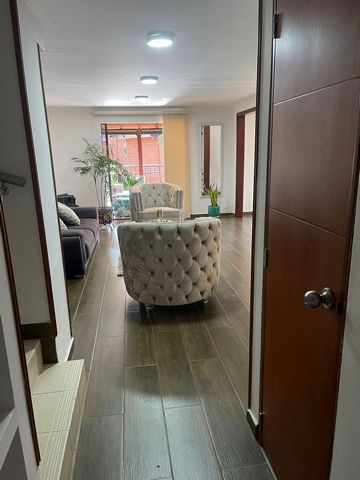 House for sale in Barrio Ciudad Jardín Sur Cali, condominium with the best ecological trails to enjoy with the family. Remodeled house of 2 floors with loft. 3 bedrooms the main one with bathroom, room with bathroom in the loft, bathroom rooms, dinin...