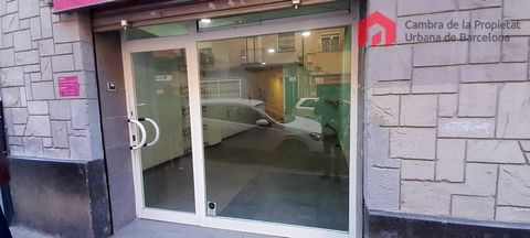 Excellent commercial premises in Pubilla Cases, on Calle Rosa Alejandría. Located in a busy shopping area, this place offers a great opportunity to establish your business. Also ideal as an investment, an area with high demand for rental premises. It...