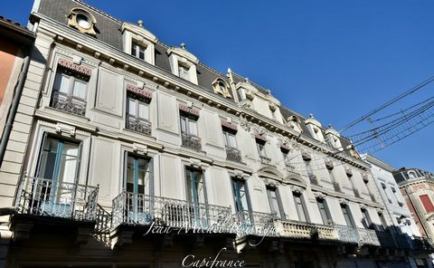 Dpt Haute Garonne (31), à vendre SAINT GAUDENS Immeuble 3 Commerces et 3 Bureaux Cour intérieure et Parkings