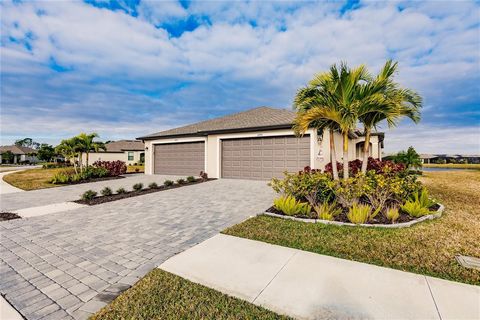Why wait to build?? This property is practically brand new, built in 2022!! Welcome to your ideal home in Biscayne Landing! This 2-bed, 2-bath villa, with flex room offers modern luxury. Featuring a den and a 2-car garage, this move-in-ready residenc...