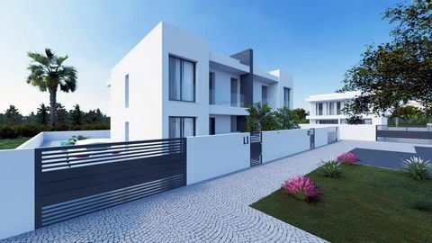 Discover this house in a development of only 7 villas (4 semi-detached and 3 detached) called 