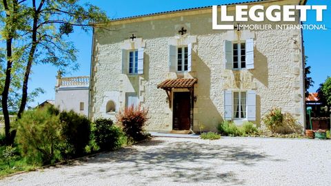 A29280LS16 - Cette maison de caractère en pierre modernisée dispose de 6 chambres dont 3 en suite et est vendue entièrement meublée. Il se trouve à quelques pas du village de Saint Severin, qui abrite des restaurants, une boulangerie, des médecins, u...