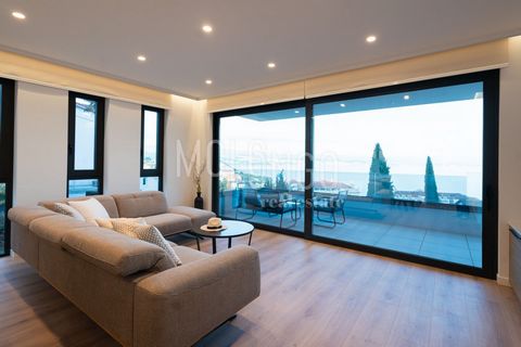 Un lussuoso appartamento in vendita in un nuovo edificio, nel centro di Opatija, a soli 200 metri dal mare. Questo meraviglioso appartamento ti offre tutti i vantaggi che la vita offre in una delle località turistiche più attraenti dell'Adriatico. L'...