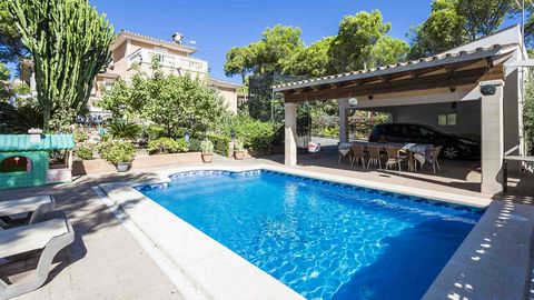 Real Estate Mallorca: This spacious Mallorca residence with pool is located in a very exclusive and quiet residential area in Nova Santa Ponsa, in the southwest of the island of Mallorca. This Villa Mallorca is located very close to the natural harbo...