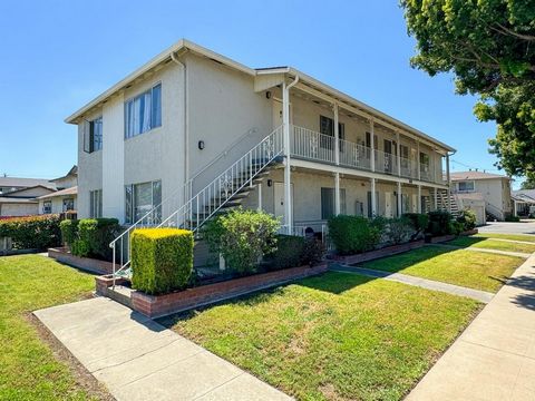 Rarely available 6-unit in desirable Santa Clara, located minutes away from Nvidia Headquarters and Santa Clara University. 1610 Santa Clara is an exceptionally well-maintained apartment community containing an incredible unit mix of (2) 2+1 and (4) ...