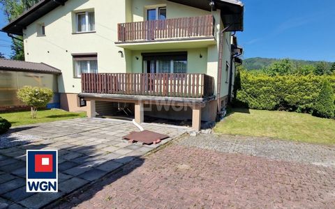 Bargain-House with mountain views. Ustroń for sale a house with a total area of 337m2, usable area of 178m2 located on a plot of 390m2. The property needs to be refreshed. DECOMPOSITION Cellars; -garage -boiler room - two utility rooms, Ground floor:...