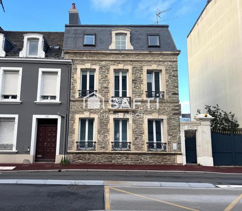 À 2 pas de l’hôpital Pasteur et du port !