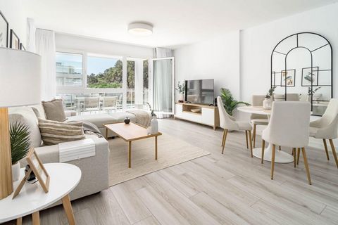 Located in Málaga. We offer for rent a magnificent apartment with 2 bedrooms and 2 bathrooms, located in a newly built complex in one of the most beautiful urbanizations. The spacious and bright bedrooms, along with a large kitchen-living room, creat...