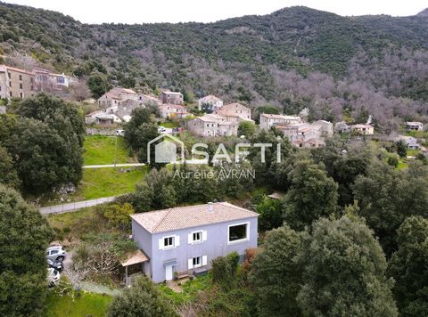 À vendre maison village de Tavera. de 139 m2 bâtie sur un terrain de 1600 m2 avec piscine