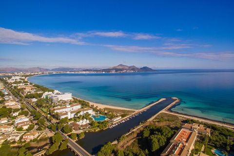 Esta fantástica casa de vacaciones ofrece todo lo necesario para unas vacaciones relajantes e inolvidables. Ubicada a poca distancia de la playa, la propiedad cuenta con una piscina privada de agua salada (7 x 3,5 metros) con diferentes profundidades...