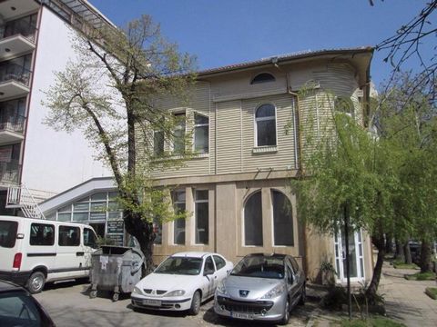 For sale a DETACHED CORNER HOUSE with the most BEAUTIFUL ADDRESS in VARNA, the real estate market in Varna finally has a building for sale in the most beautiful square in the city against the Sea garden in the segment between the Summer theater and t...