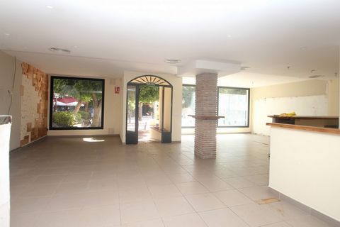 Commercial Premises for sale in Marbella Centro, Marbella with 2 toilets and with orientation east. Regarding property dimensions, it has 216.32 m² built and 186.06 m² interior. Has the following facilities amenities near, transport near, bars, beach...