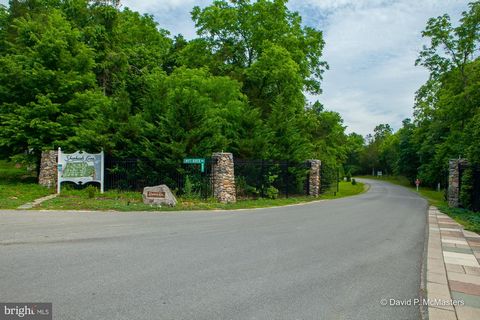 Shepherds Cove Potomac River Waterfront Community, Shepherdstown WV Home Sites in a small , resort-like community. Hurry the last lots available in a community of 19 lots. Large private lots with marina privileges,. Prices range from $218,000 for 6.1...
