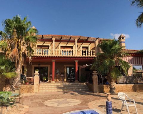 Fantastic 4 bedroom Finca for sale with panoramic views over the mountains. Sitting in a 10,500 plot this property is absolutely beautiful. Extras include jacuzzi/spa and an outside kitchen.