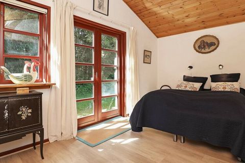 Modernised holiday cottage located in quiet, scenic surroundings at Blokhus Strand. In 2014, the house had new floors, furniture and walls and ceilings brightened. Living room, separate kitchen, 3 bedrooms and bathroom with shower cubicle. One bedroo...