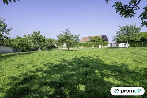 Are you looking for an ideal place to build the house of your dreams? Look no further! We have the perfect plot for you in Carville-la-Folletière, a charming town where the surrounding nature and amenities are at your fingertips. Imagine yourself own...
