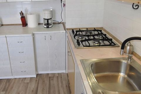 The spacious holiday apartment with two bedrooms and a well-equipped kitchen is located just five minutes from the beach on the Baltic Sea. Self-catering shops, as well as restaurants and bars can be found in the vicinity. You live on the ground floo...
