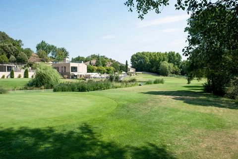 Ideally located between the Luberon and the Verdon, close to Forcalquier, 40 minutes from Aix en Provence, the Domaine is a Provencal hamlet situated in a green setting in 12 hectares of olive trees, cypresses, pines, oaks and lavender. This newly co...