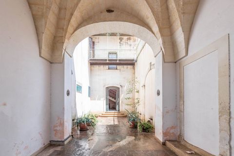 Charming ancient courtyard palace, located in the historic centre of Martano, dating back to 1800 and featured by architectural elements made of leccese stone, typical of the Salento style, and a magnificent entrance hall, partly covered by a splendi...