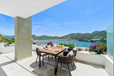Life of luxury and comfort in exceptional Port d'Andratx Apartment with sea-view terrace, enjoy sunsets and the gentle sea breeze Port d'Andratx is known for its picturesque harbor and captivating town, attracting residents and vacationers alike. Thi...