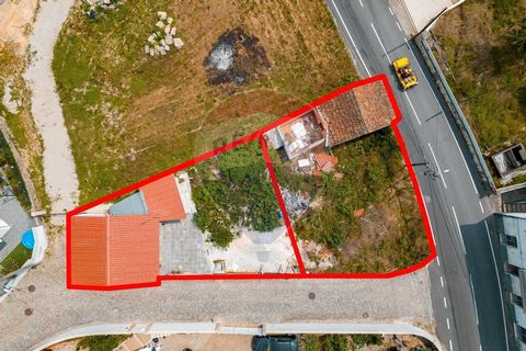 SET OF TWO 2 BEDROOM VILLAS, INDEPENDENT AND WITH LAND 2KM FROM THE CENTER OF PENAFIEL   2 STOREY BEDROOM HOUSE :   House under renovation. only needing a few finishes; It has double-glazed window frames. sandwich tile and interior walls; Excellent s...
