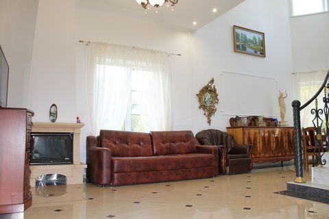 We offer to rent a cottage wooden logs with a total area of 300 square meters. Cottage is leased at night, weekends and holidays. The House is equipped with all necessary for a good rest: supple garniturnoy furniture, home appliances, room with decor...
