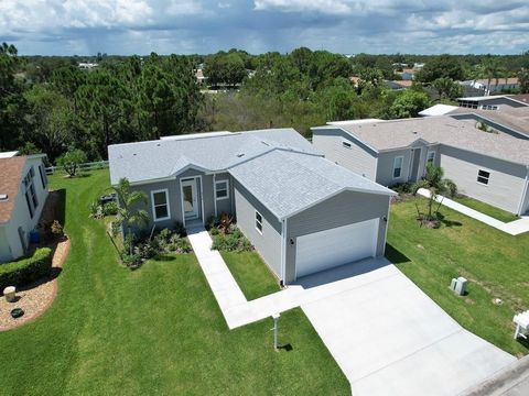 Land lease offer - Land lease offer $499 for 12 months! Brand new Palm Harbor Ventura IV Home featuring 2 bedrooms, 2 baths w/ a den, an open floor plan, living room with sliders that open to a screened in porch. A dream kitchen with grey shaker cabi...