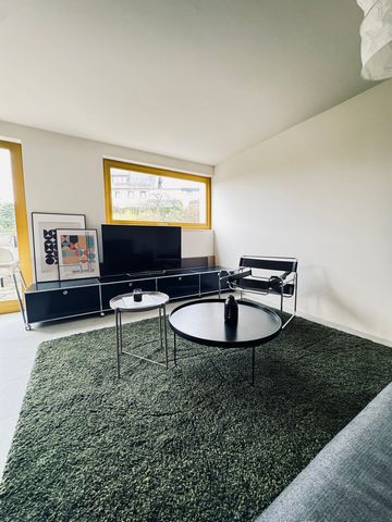 Welcome to our charming apartment nestled in the historic part of Hofberg , Landshut. This beautiful apartment offers a perfect blend of modern comfort and traditional charm. Our apartment has a bright and inviting living space adorned with tasteful ...