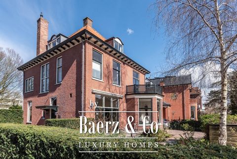 In a prime location between Haarlem and Overveen, this impressive, detached villa is situated on a beautiful, sunny plot of land. The recently built detached garage is fitted with electric roller doors and heating. Boasting no fewer than six bedrooms...