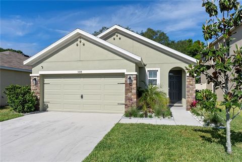 Welcome to your private oasis of tranquility in the heart of Sarasota! This 3 bedroom, 2 bathroom home nestled in the subdivision of Garden Village is conveniently located close to everything Sarasota Downtown has to offer. LOW HOA FEES. Enjoy the op...