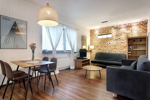 This tastefully furnished apartment is located in a nineteenth century historic tenement opposite the famous Tempel Synagogue. It is a perfect place for guests who would like to feel a unique and unforgettable atmosphere of Kazimierz. The narrow stre...