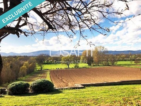 House of 140m² 3 bedrooms panoramic view land Panoramic view of scalable wooden frame house Remarkable wooden frame house offers a privileged living environment in the heart of the popular Val de Saône. Benefiting from an unobstructed panoramic view,...
