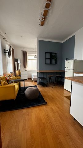 Welcome to the heart of Dresden Neustadt! This inviting apartment in Alaunstraße offers a first-class location, but also first-class furnishings. Everything is newly furnished and equipped. The bright and spacious living room is perfect for relaxing ...