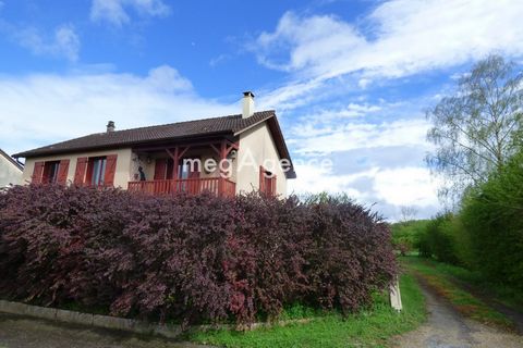VILLAGE LIFE Live a tranquille life in a spa town of the Vosges - settle into a family house of about 160m2 located at the end of a cul-de-sac, and enjoy a panoramic view of the countryside around. The house is composed of a large living room with fi...