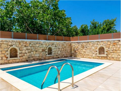 Akrotiri, Chania: Villa for rent 180 sq.m. two levels. It consists of 3 bedrooms, a bathroom and two WCs. It is fully furnished, with electrical appliances, and can accommodate up to 6 people. built in 2023 and has an energy class B+.. Additional fea...
