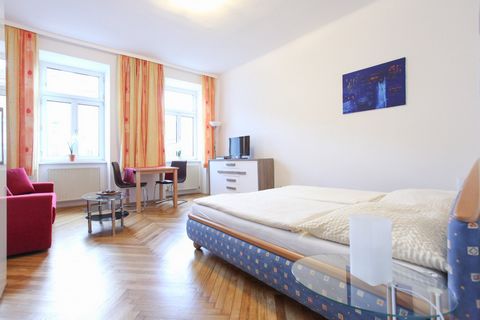 Fully equipped apartment near the Vienna International Centre (UNO City) and the Vienna trade fair ground (Wiener Messe). While reaching the UNO City by taking the subway U1 for only 2 stations, the fair ground is within walking distance of about 7 m...