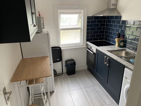 Two bedrooms apartment located in London Road, Derby, the apartment is fully equipped with washing machine, smart TV for each room, free WI-FI ect