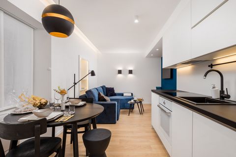 The cozy little Sweet Nest Korzo Blue studio, equipped with every comfort, completely renovated and furnished in a modern style, is located in the center of the city, in its beating heart and pedestrian area par excellence, the Corso (Korzo). On the ...