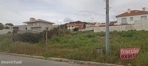 Land for construction with a total area of 2102m2 in Perosinho. Sun exposure North/South/West/East. It is situated : -500mts of the sweet drop of Perosinho -1.3km from Quinta pedagógica de canelas -670mts of the church of Perosinho -750 mts from the ...