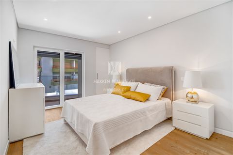 3 bedroom apartment for sale in Quinta das Marianas, new, located in one of the quietest and most recent neighborhoods in the municipality of Cascais, with very harmonious urbanizations and careful planning, in a square endowed with green spaces. Nea...