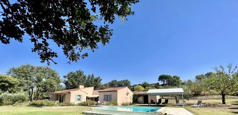 At the edge of the village of Goult, enjoying a splendid view of the Luberon, Goult, Menerbes...property consisting of a lovely family house and a convertible outbuilding for a total area of 310 m2.The closed ground of 6391 m2 is landscaped around th...