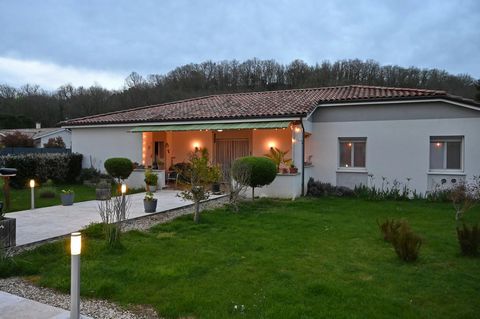 EXCLUSIVE TO BEAUX VILLAGES! Just a short stroll from the beautiful and bustling Bastide town of Eymet are these two modern and well-presented houses. Perfectly situated with very easy access to the many bars and restaurants that Eymet has to offer, ...