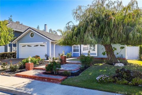 Text Kathleen at ... or Eric at ... to view this charming coastal cottage that is just minutes away from the Dana Point Harbor - situated in the coveted community of Stratford at the Pacific! 3 generous sized bedrooms and 2 full baths with beautiful ...