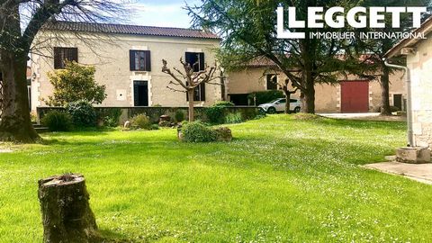 A28270LOC16 - Pretty rural property in the peace and quiet of a typical village. Former farm converted into a holiday home with dwelling house, barns and outbuildings (stables, courtyard, working bread oven). Beautiful wooded parklands with a large l...