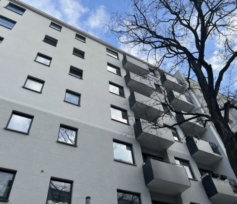 Address: Uhlandstr. 118, 10717 Berlin Property description – Light-Filled: Large windows create a bright and friendly atmosphere in all rooms. – Modern Finishes: The 2021 renovation included modern design and high-quality materials that meet contempo...