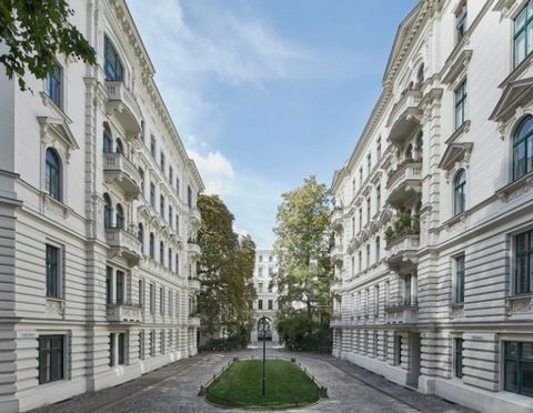 Address: Großbeerenstraße 56B, 10965 Berlin Property description The 2-bedroom flat welcomes you with that generous sense of proportion that Berlin’s stately front buildings are famous for. Refurbished in strict accordance with the specifications of ...
