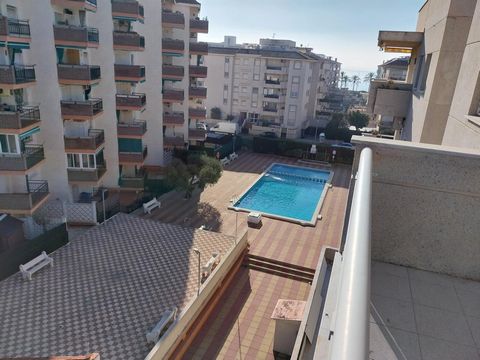 1. Penthouse Apartment in Calafell area →L Estany, 75.00 m. of surface, 6.00 m2 of terrace, 100 m. from the beach, 2 double bedrooms and a single room, 2 bathrooms, a toilet, property to move into, kitchen only furniture, wooden interior carpentry, n...